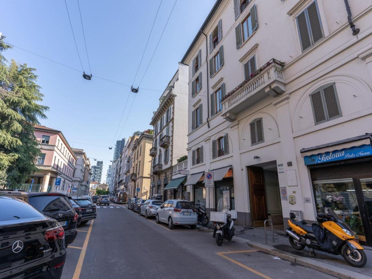 The Best Rent - Gorgeous Two-Bedroom Apartment In Porta Nuova District Milano Exteriör bild