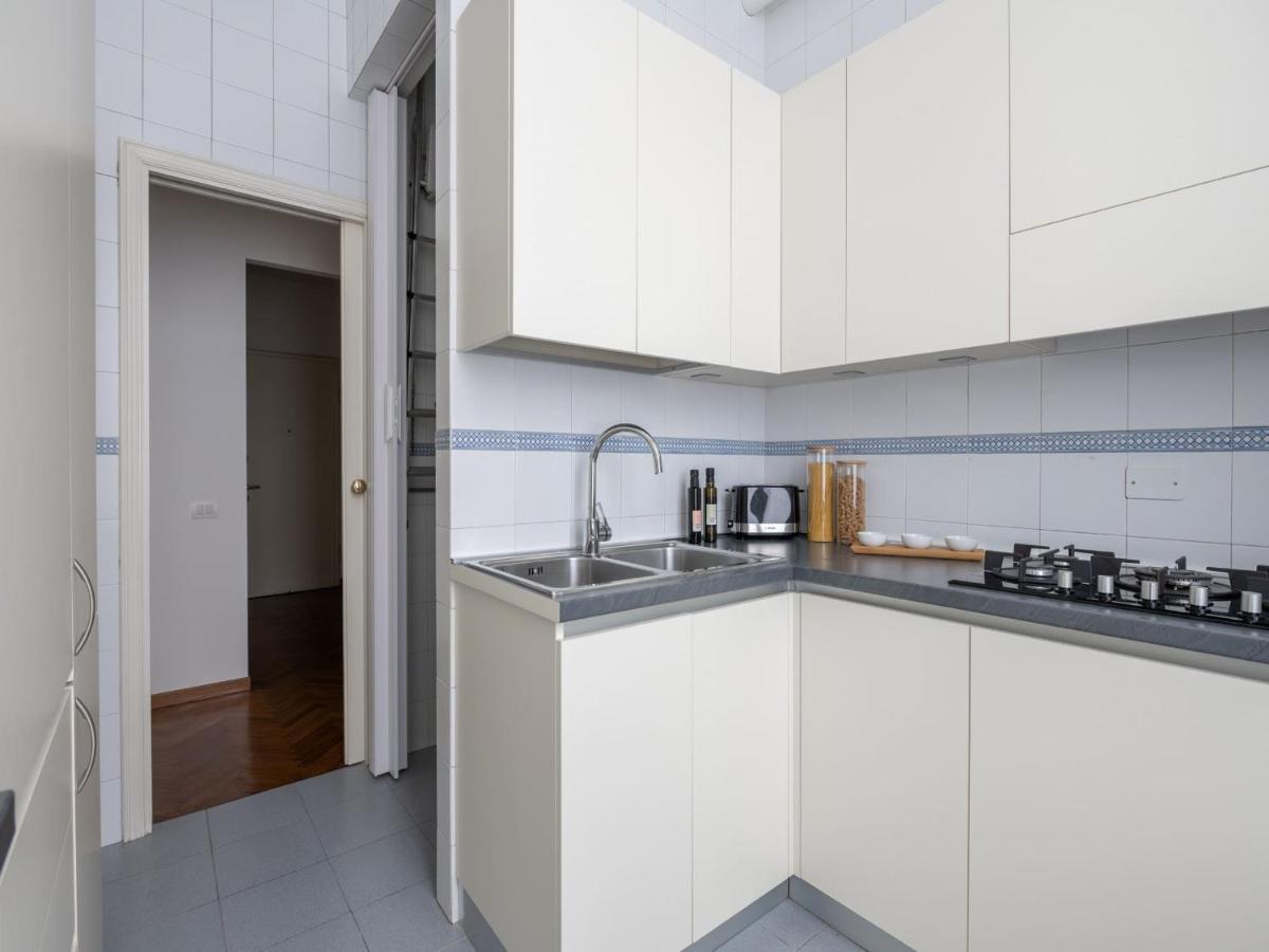 The Best Rent - Gorgeous Two-Bedroom Apartment In Porta Nuova District Milano Exteriör bild