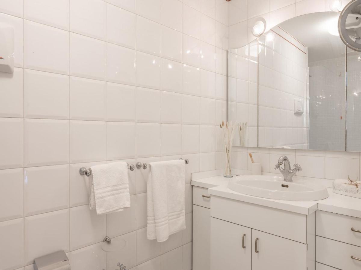 The Best Rent - Gorgeous Two-Bedroom Apartment In Porta Nuova District Milano Exteriör bild