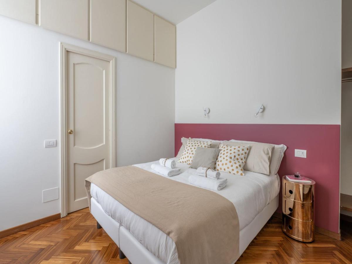 The Best Rent - Gorgeous Two-Bedroom Apartment In Porta Nuova District Milano Exteriör bild