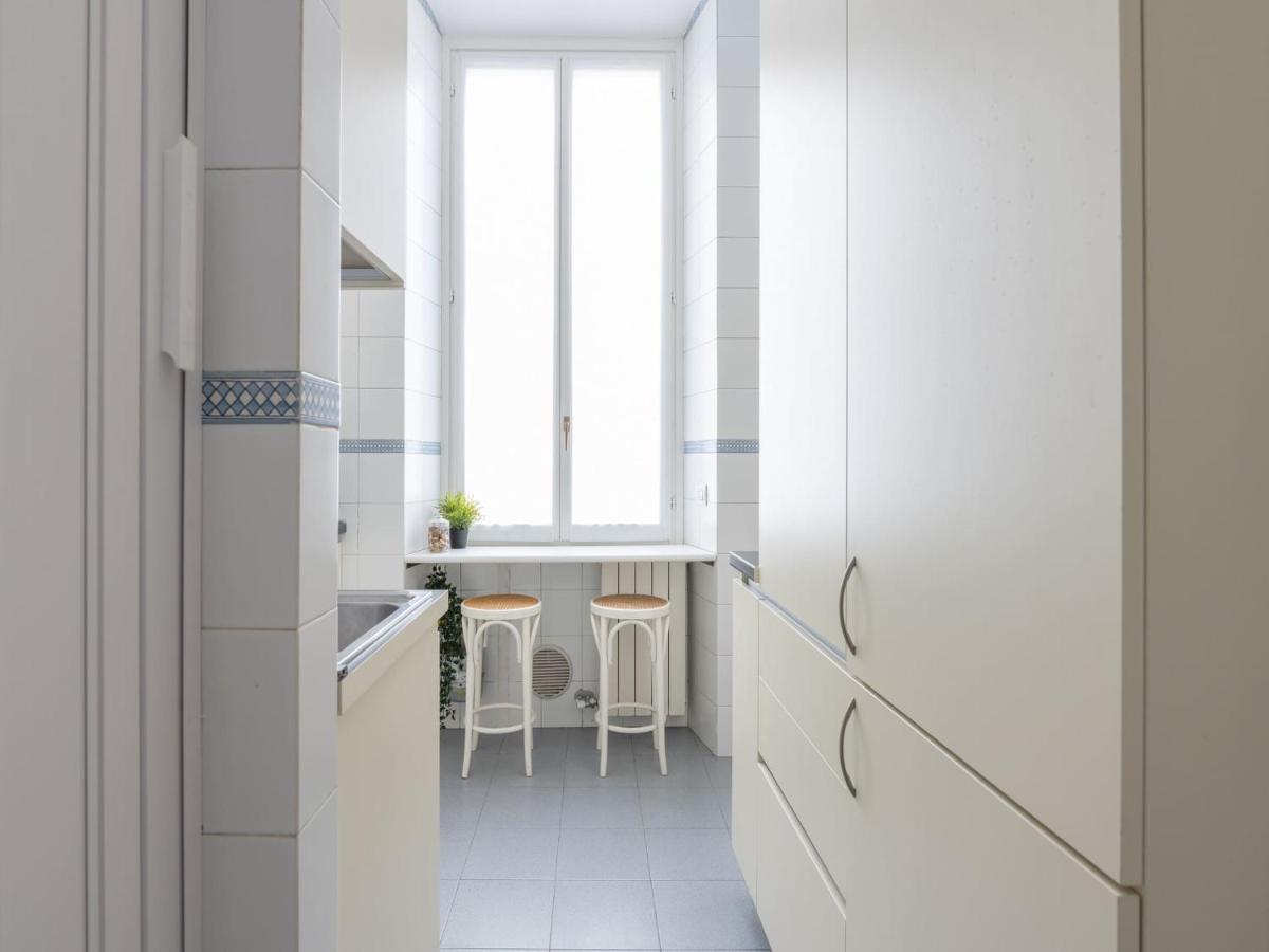 The Best Rent - Gorgeous Two-Bedroom Apartment In Porta Nuova District Milano Exteriör bild
