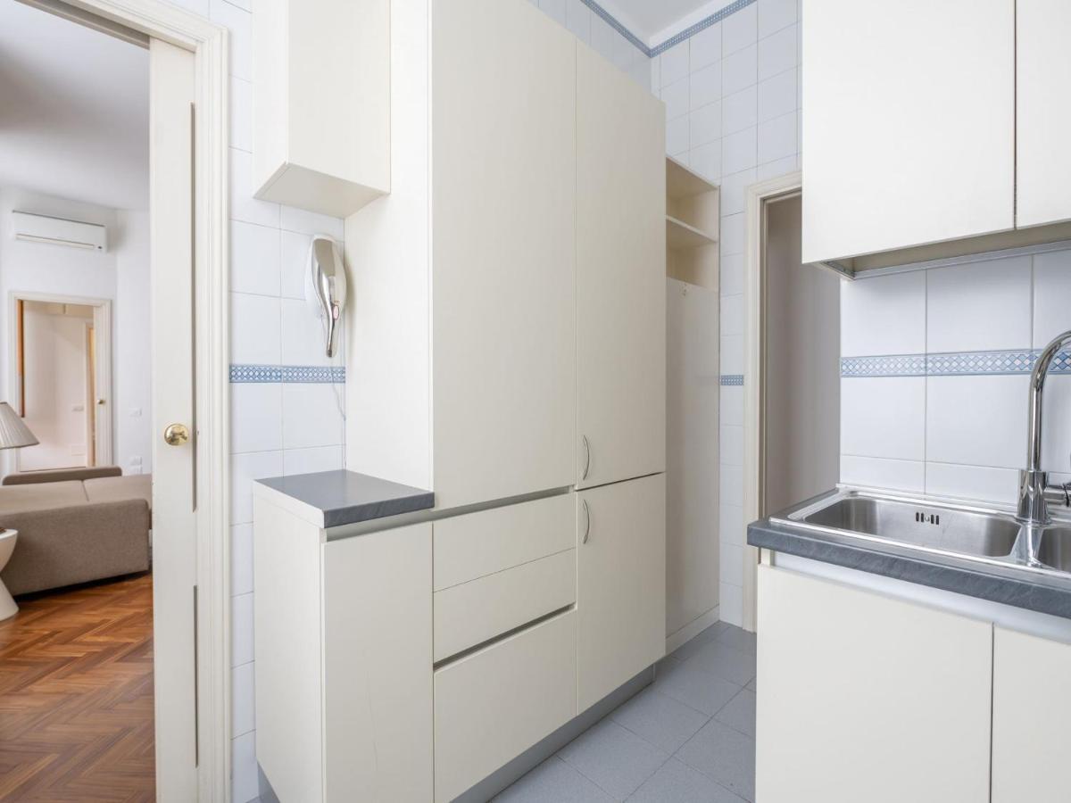 The Best Rent - Gorgeous Two-Bedroom Apartment In Porta Nuova District Milano Exteriör bild