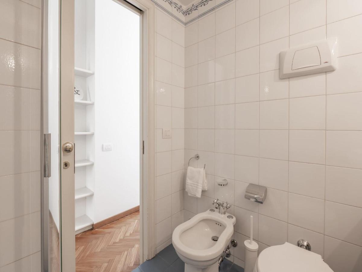 The Best Rent - Gorgeous Two-Bedroom Apartment In Porta Nuova District Milano Exteriör bild